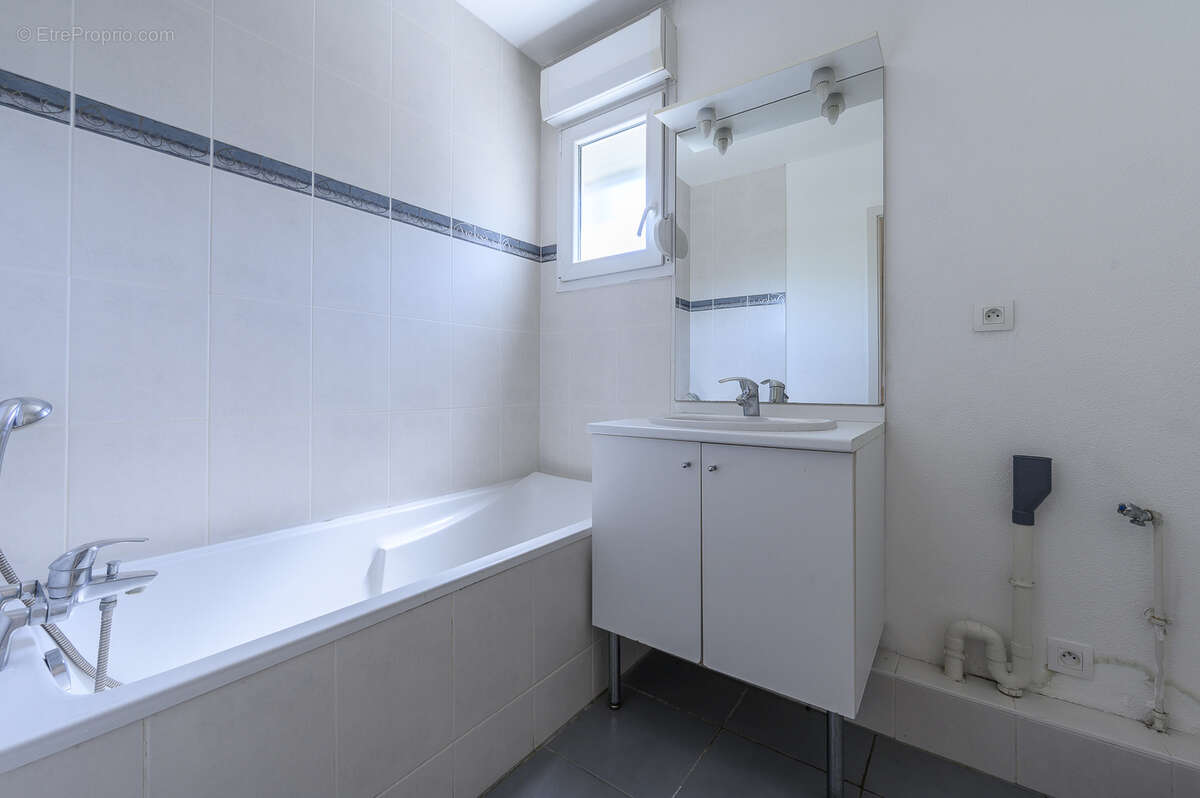 STRASBOURG NEUHOF STÉÂHNIE - Duplex 5 pièces de 98m2 avec terrasse, parking et garage - photo 10