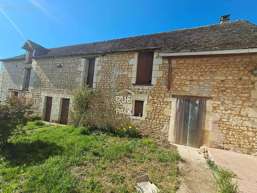 Maison à DANGE-SAINT-ROMAIN