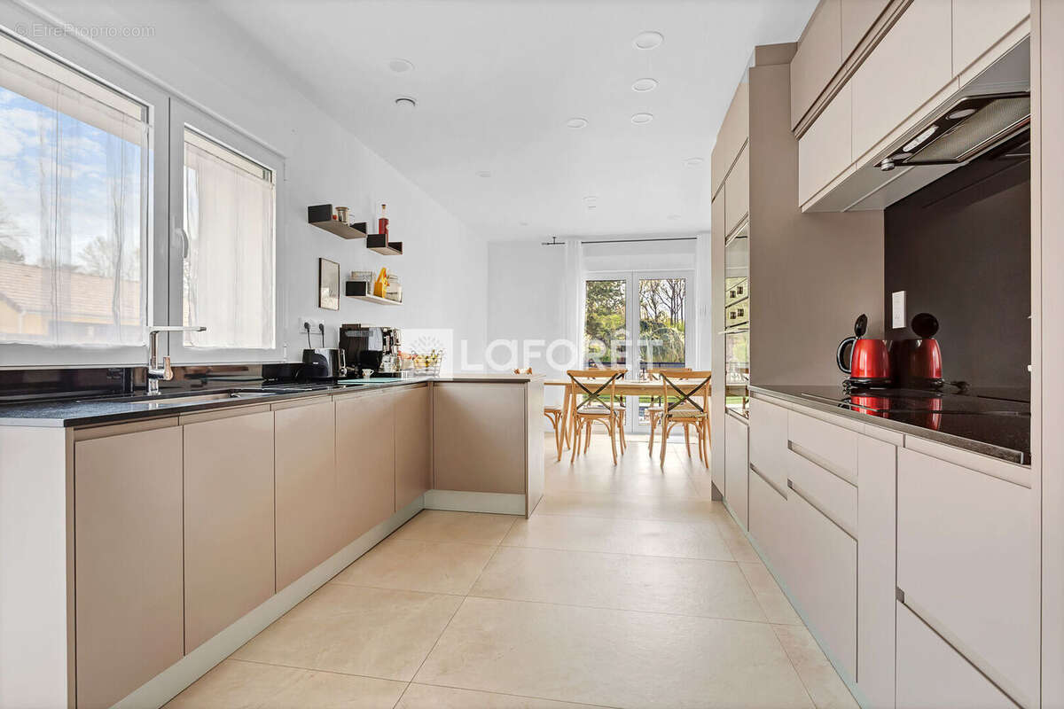 Maison à SAINT-MAURICE-MONTCOURONNE