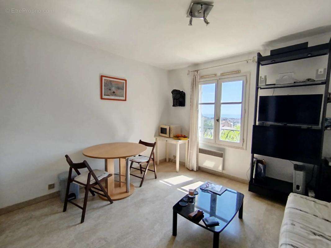 Appartement à LE CANNET