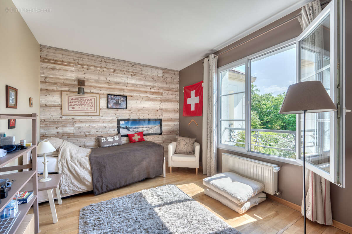 Maison à SAINT-NOM-LA-BRETECHE