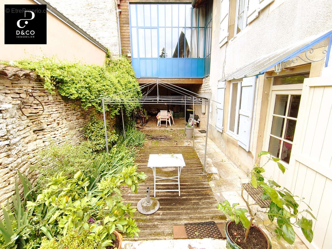 Maison à LUGNY