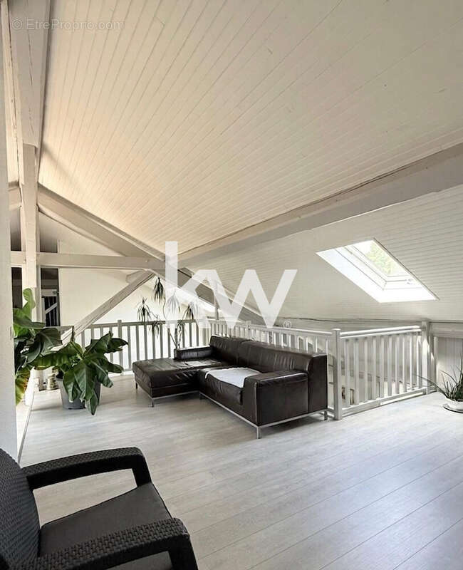 Appartement 182 m² à Saint-Etienne  - photo 3
