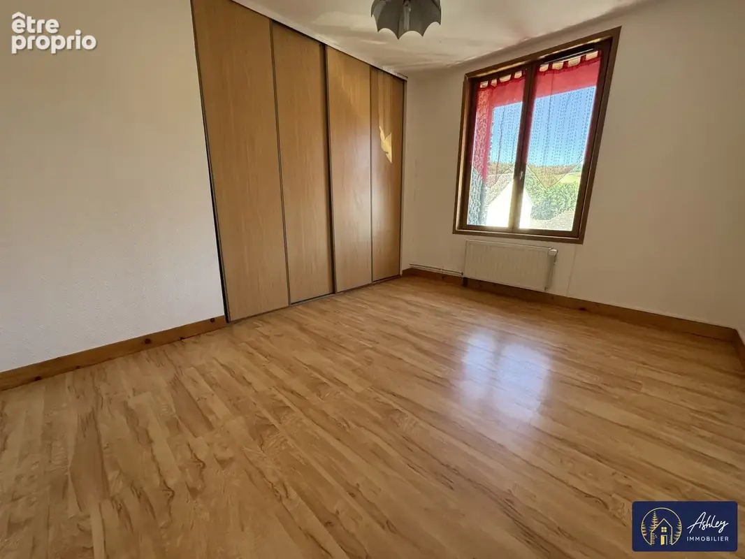 Maison 4 pièces à vendre YDES