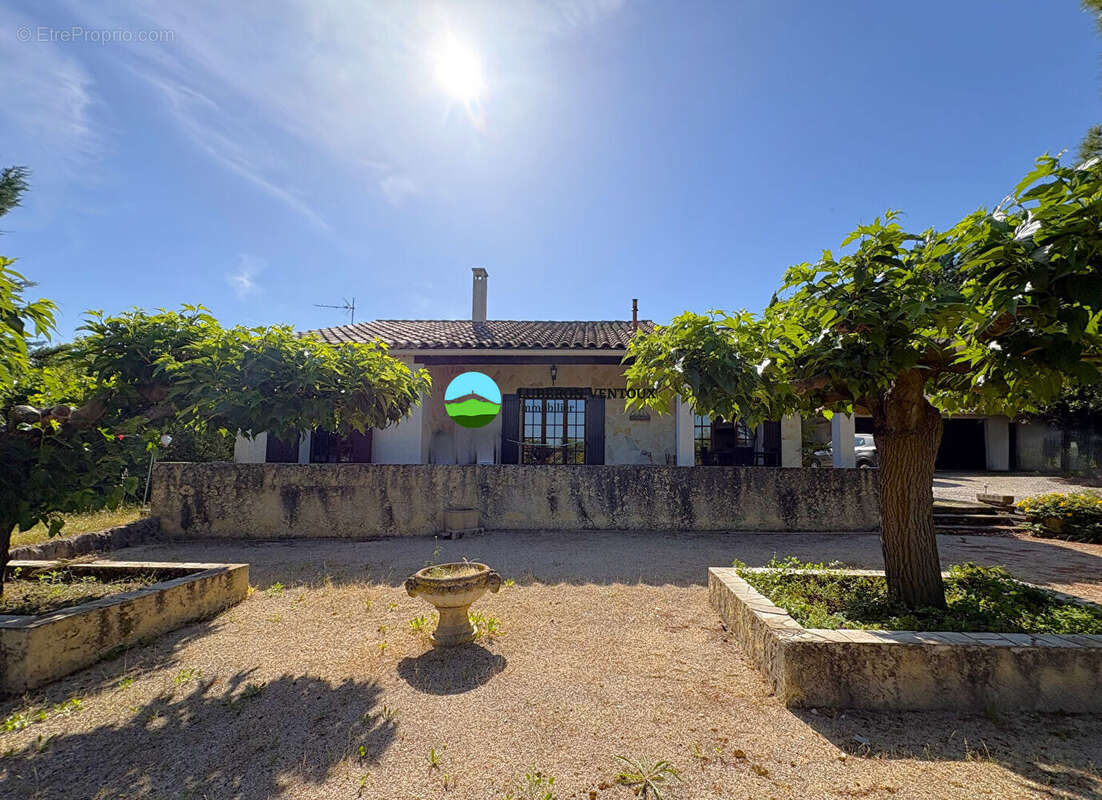 Maison à VILLES-SUR-AUZON