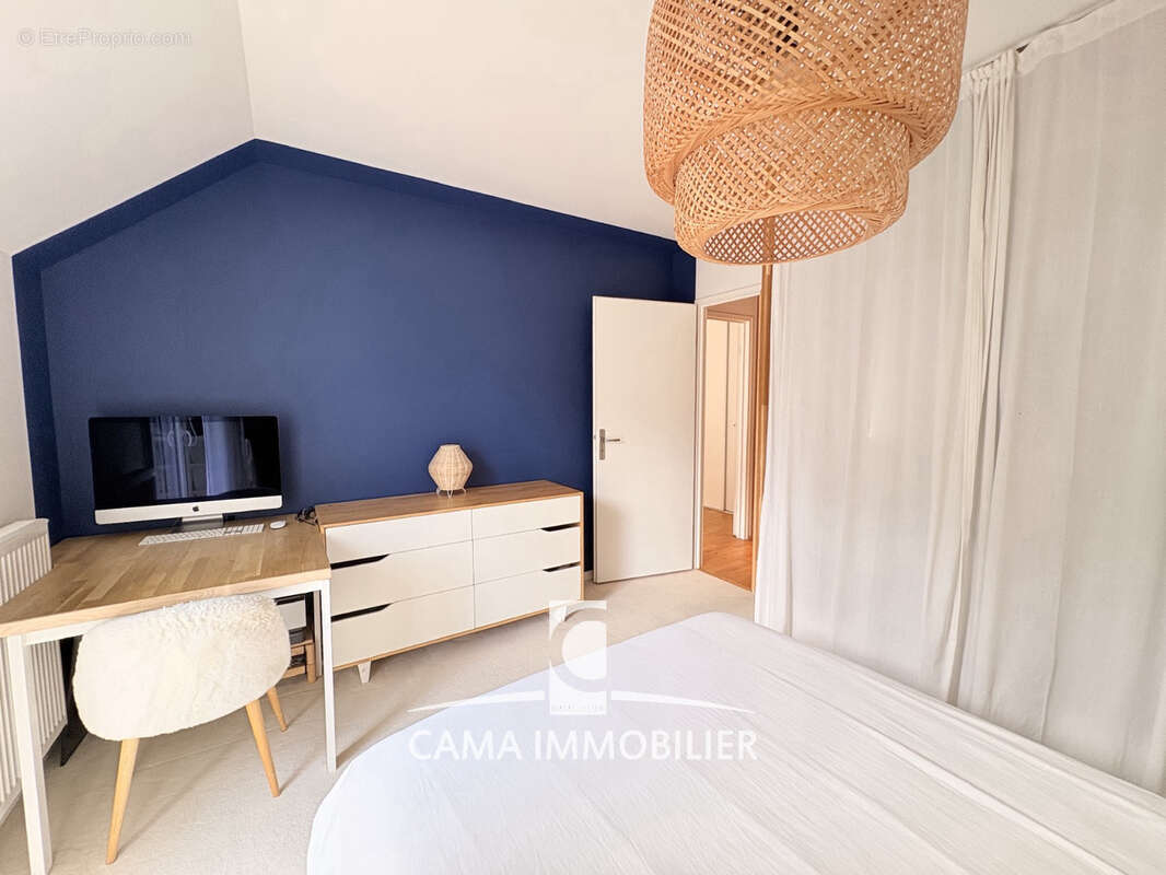 Appartement à BUC