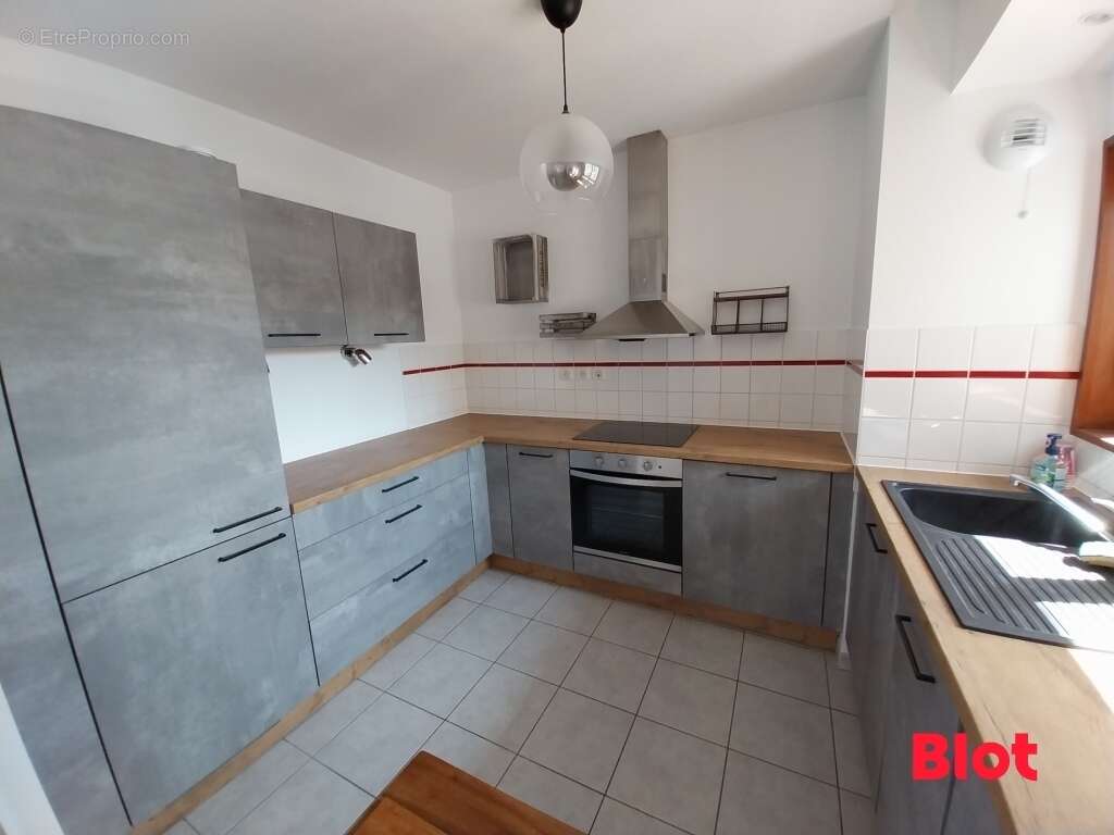 Appartement 58 m² à Saint-Jacques-De-La-Lande  - photo 3