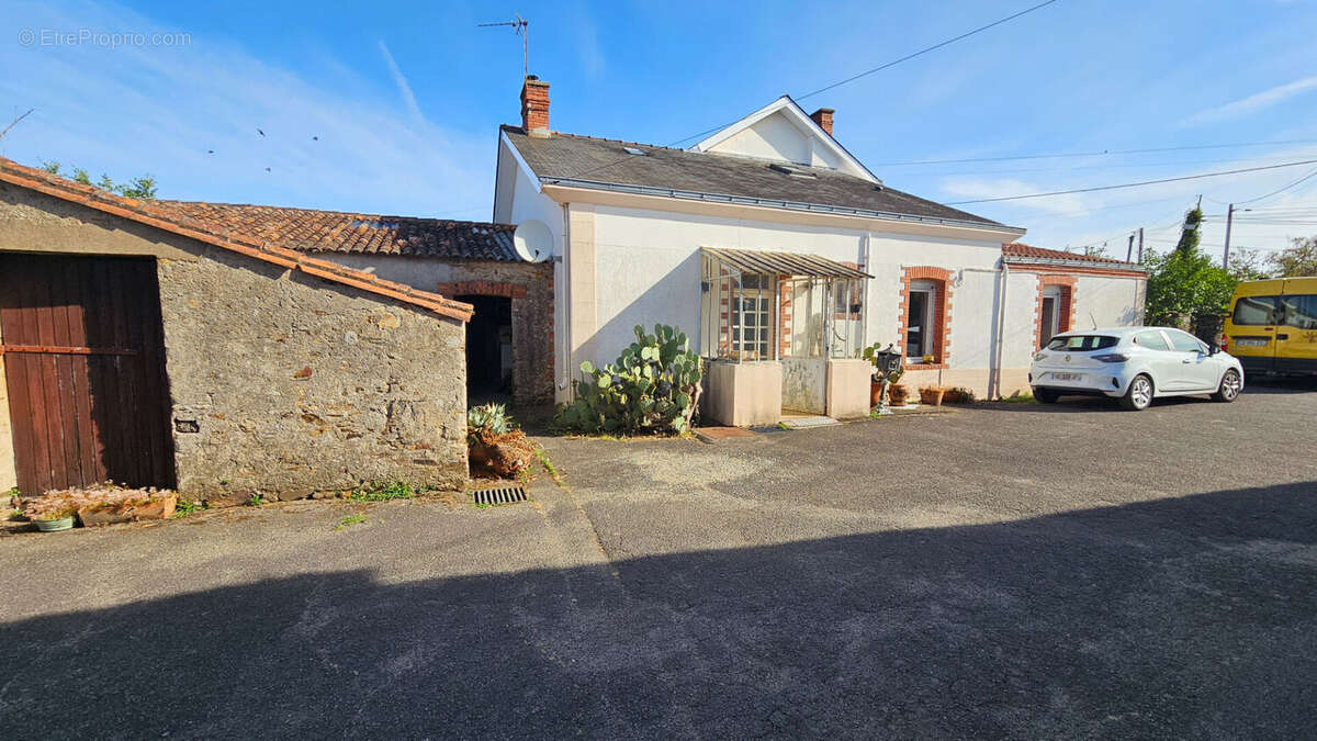 Maison à LE LANDREAU