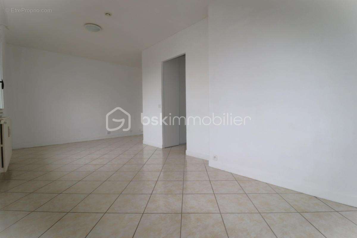 Appartement à MAROLLES-EN-HUREPOIX