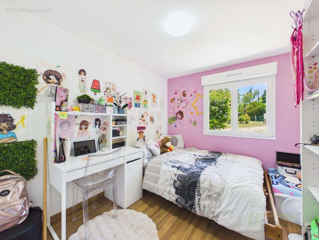 Maison 140 m² à Saint-Martial-De-Mirambeau  - photo 11