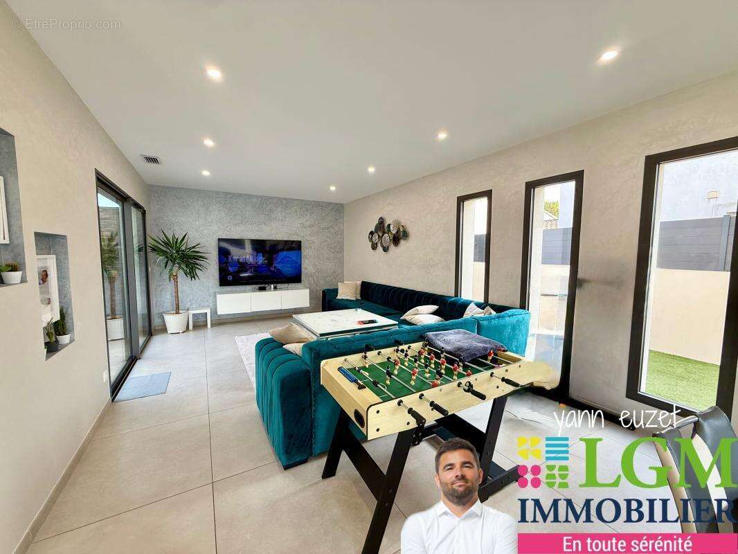 Maison à SAINT-LAURENT-D'AIGOUZE