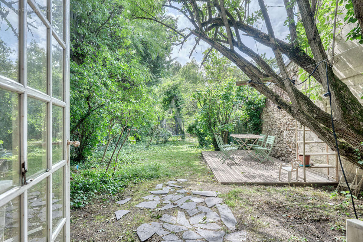 Appartement à LE PERREUX-SUR-MARNE