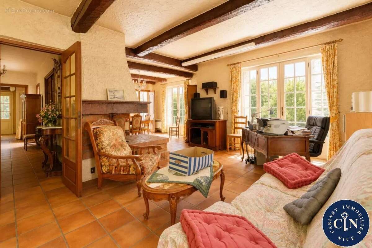 Maison 246 m² à Drap  - photo 2