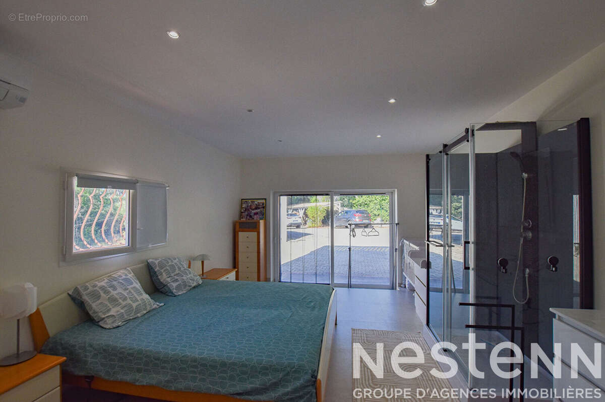 A vendre à LORGUES - Propriété familiale 6 chambres au coeur d'un environnement privilégié avec PISCINE - photo 18