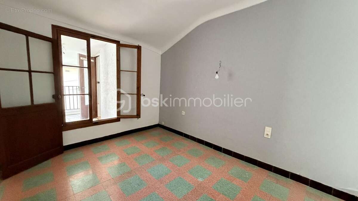 Maison à PEZILLA-LA-RIVIERE