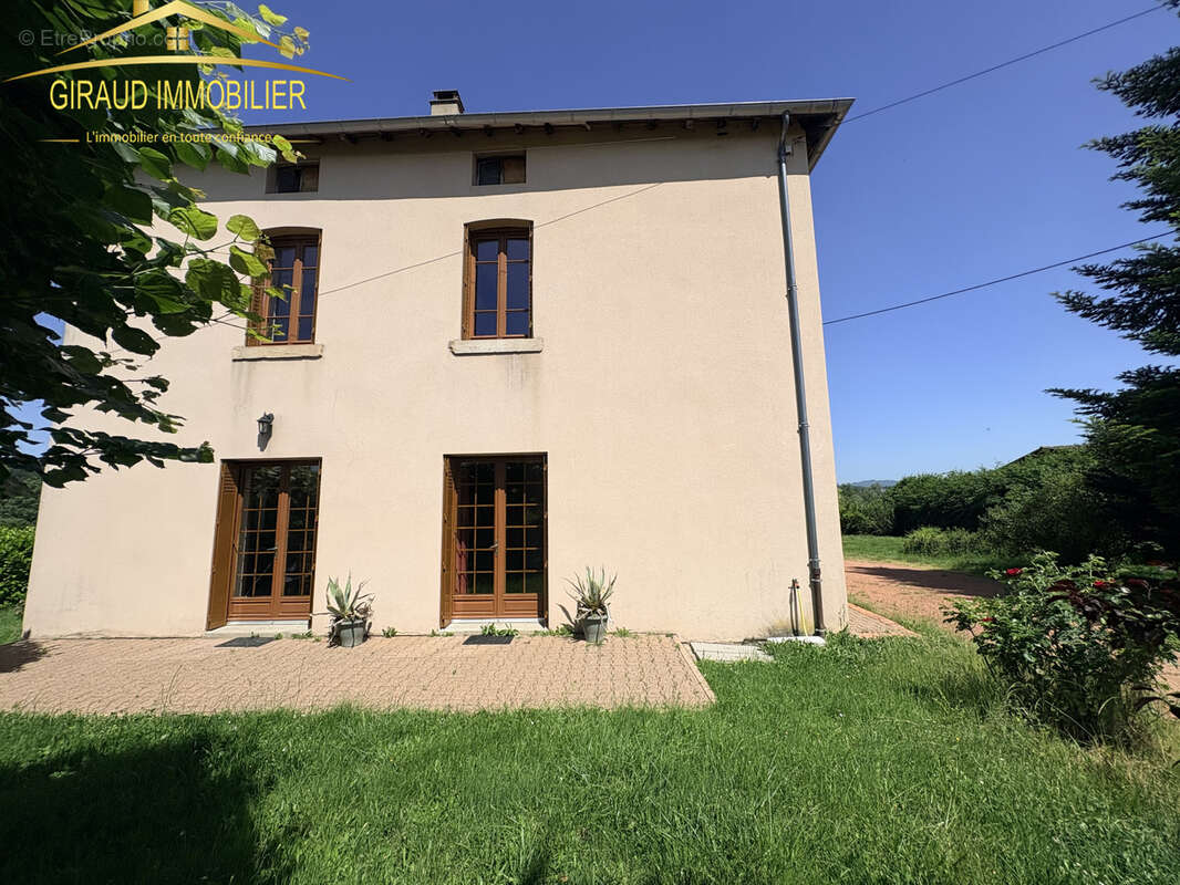 Maison à CHARLIEU