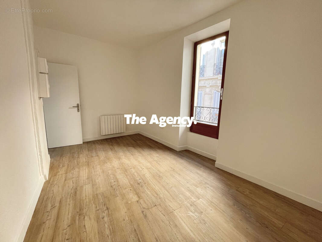 Appartement à MARSEILLE-1E