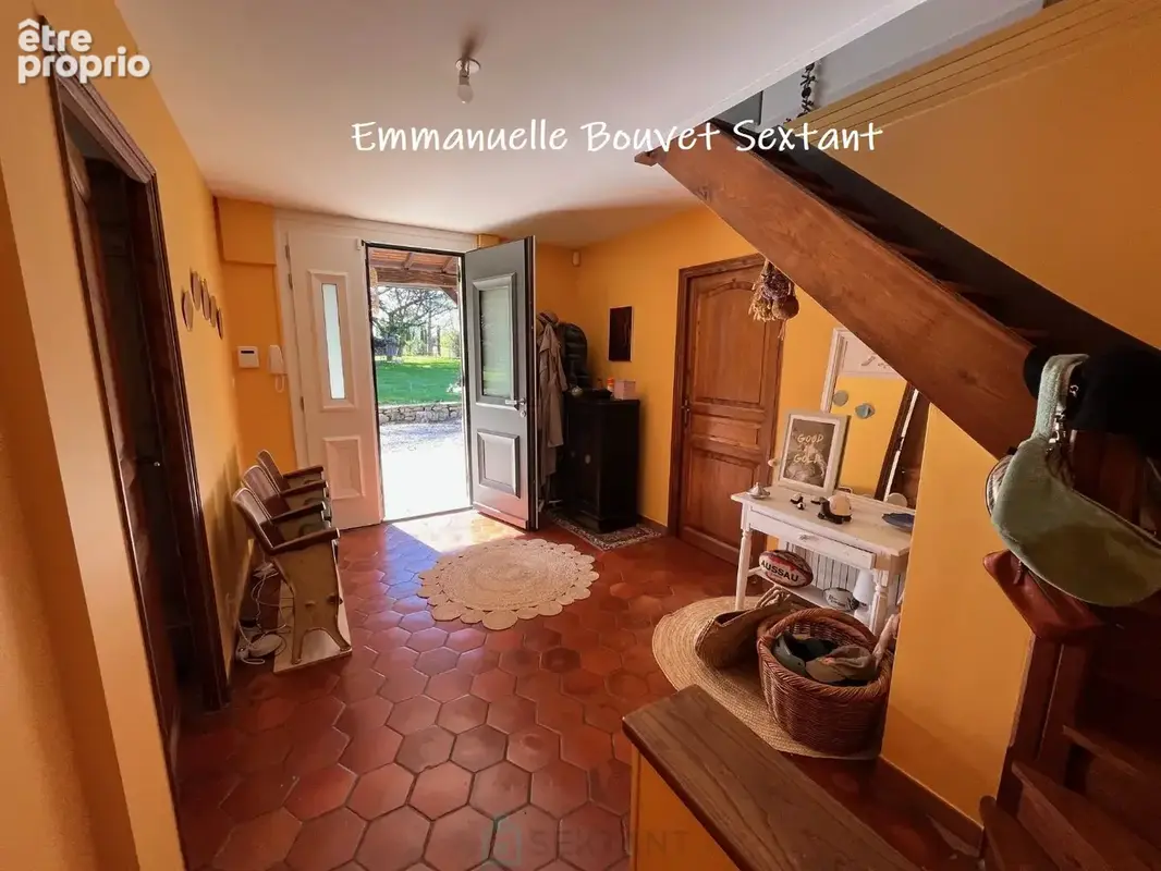 Maison en pierres, 4 chambres, 2 sde, garage, car-port, atelier, véranda, sur 4750 m2 clos. - photo 8