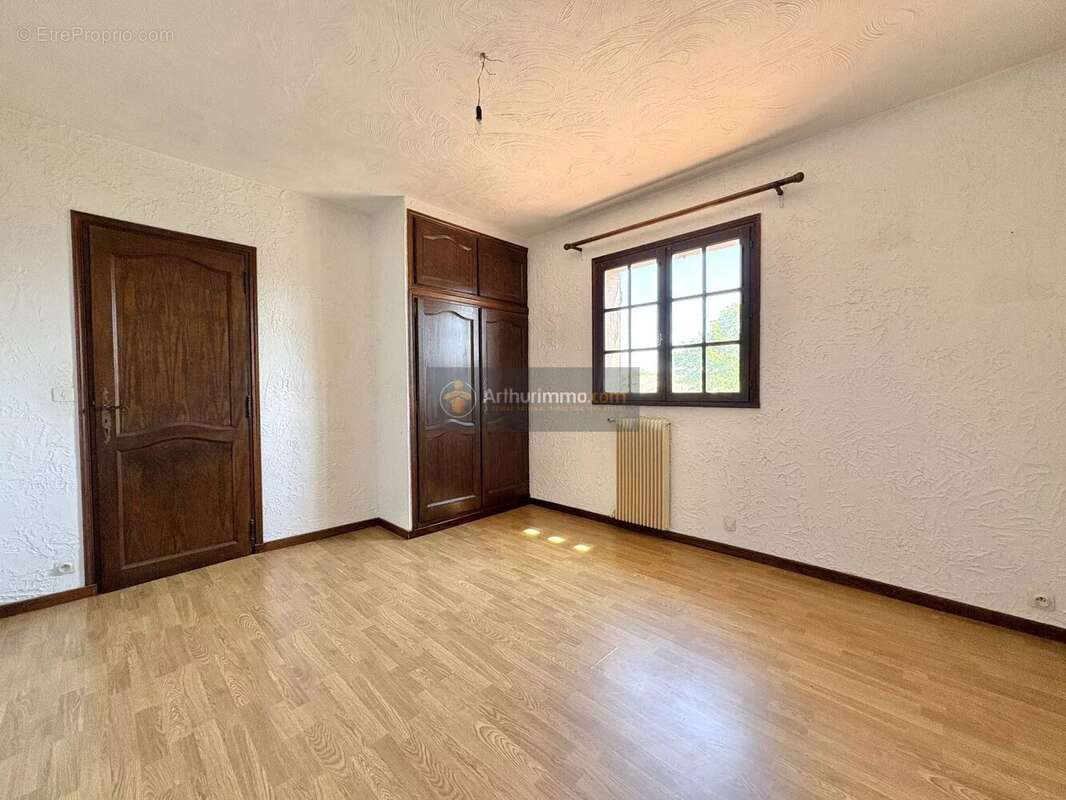 Maison à PUGET-SUR-ARGENS