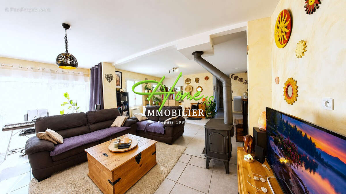 Maison 165 m² à Saint-Germain-Du-Puy  - photo 5