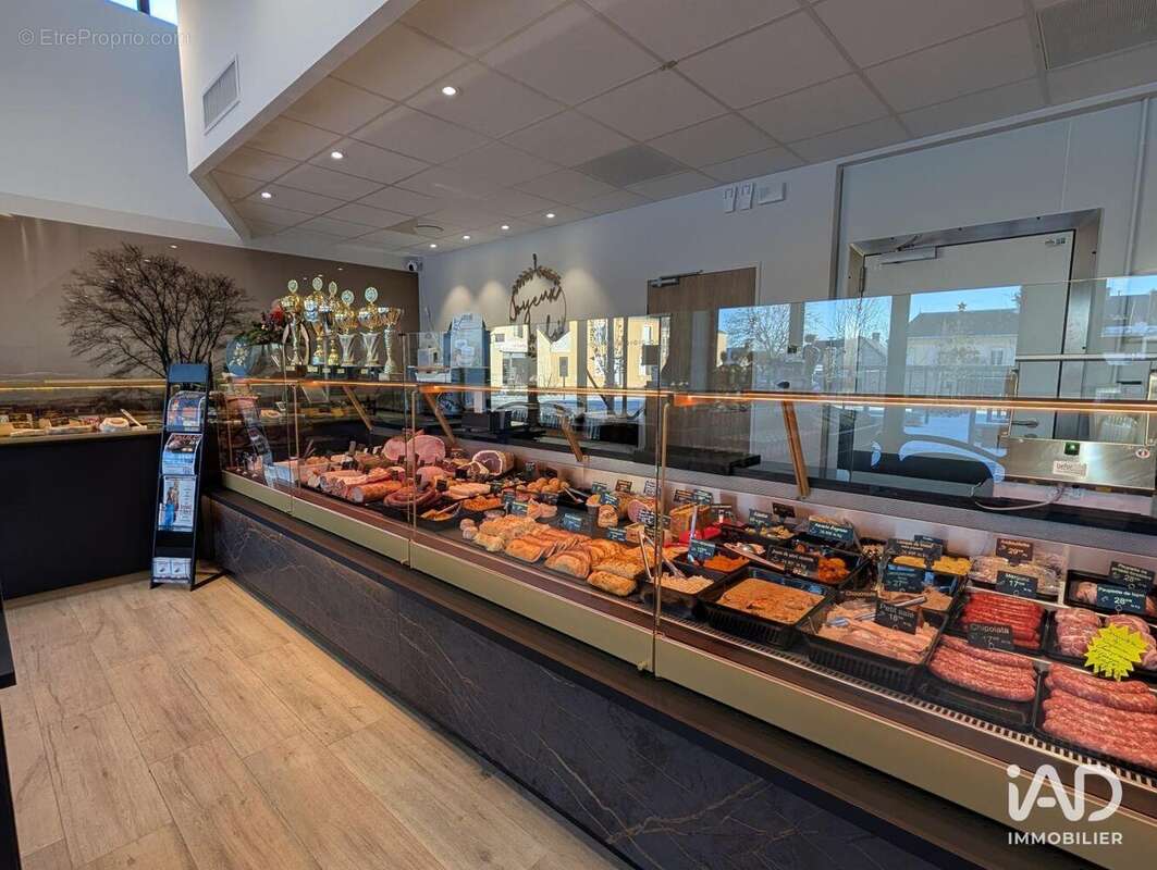 Photo 3 - Commerce à ROEZE-SUR-SARTHE