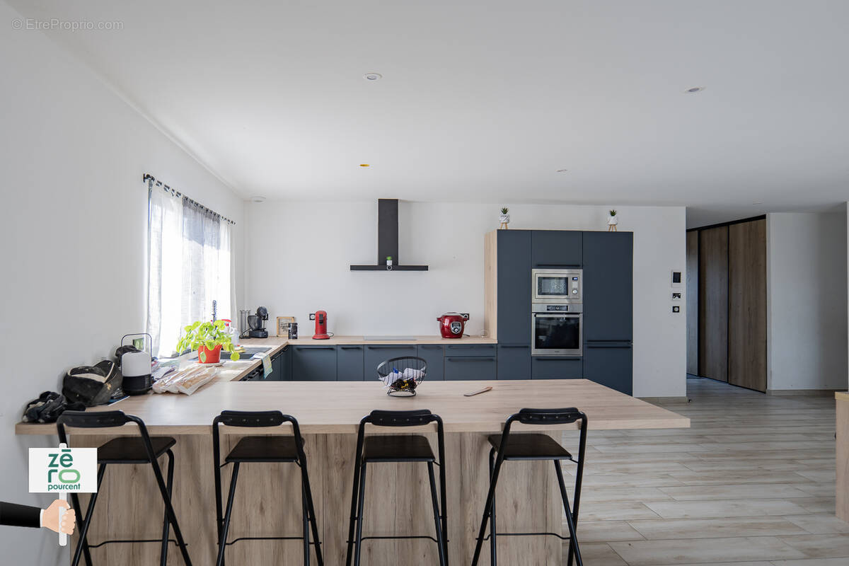 Maison à CHAMPAGNE-LES-MARAIS