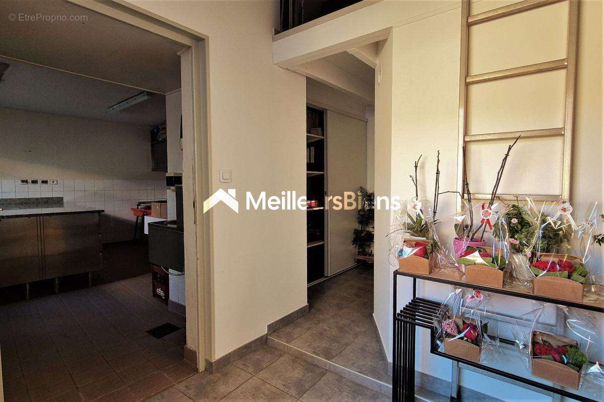 Commerce à LE BREUIL