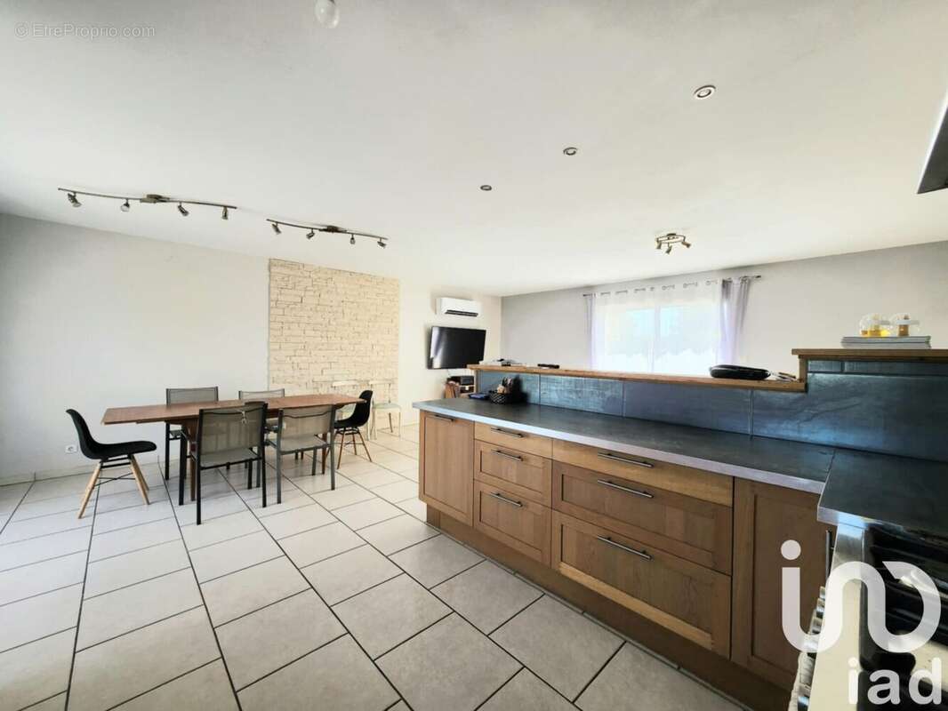 Maison 134 m² à Saint-Cyr  - photo 8