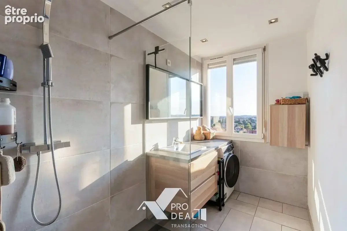 Appartement 78 m² à Bron  - photo 8