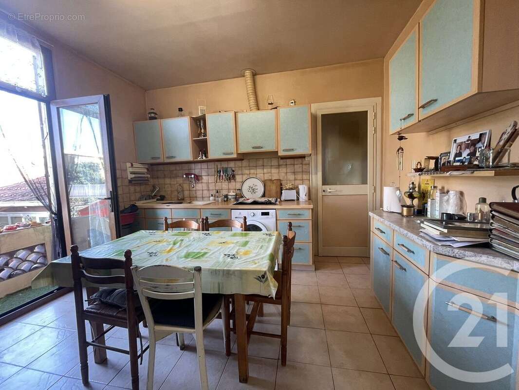 Maison à SAINT-LAURENT-DU-VAR