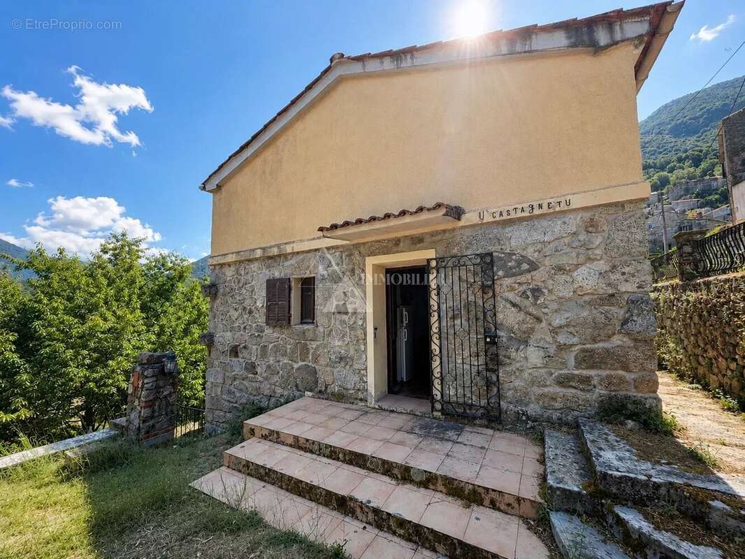 Maison de village a renover - toiture neuve - zoza - photo 9