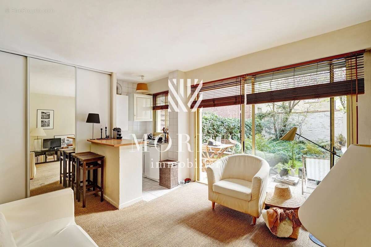 Appartement à COURBEVOIE