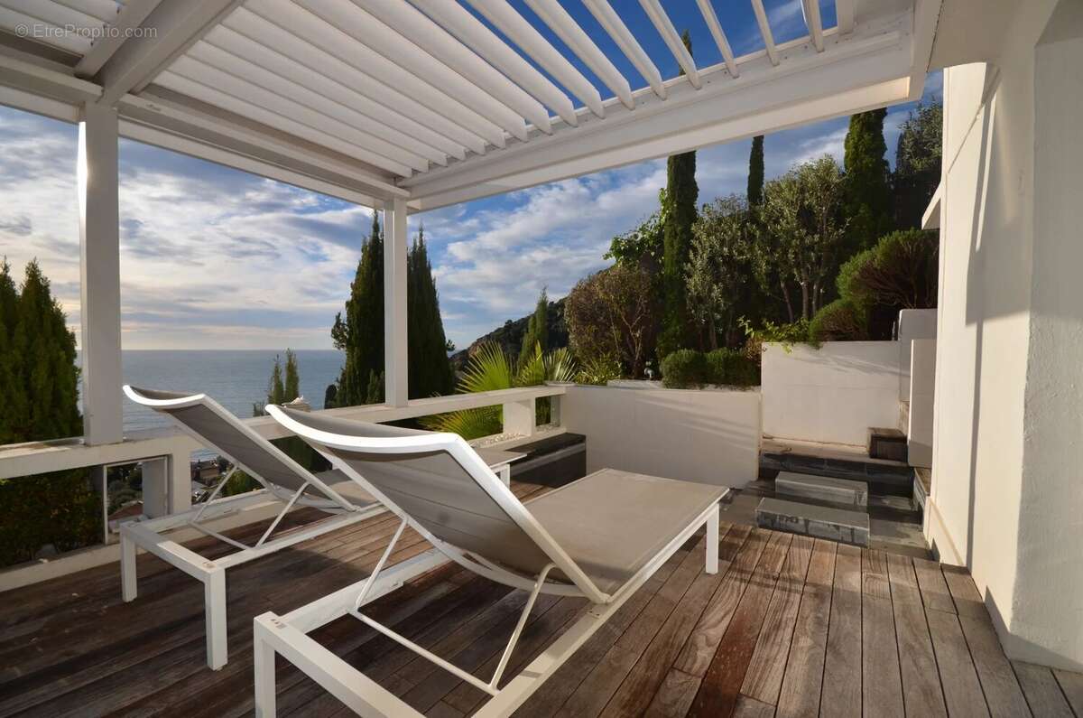 Maison à EZE