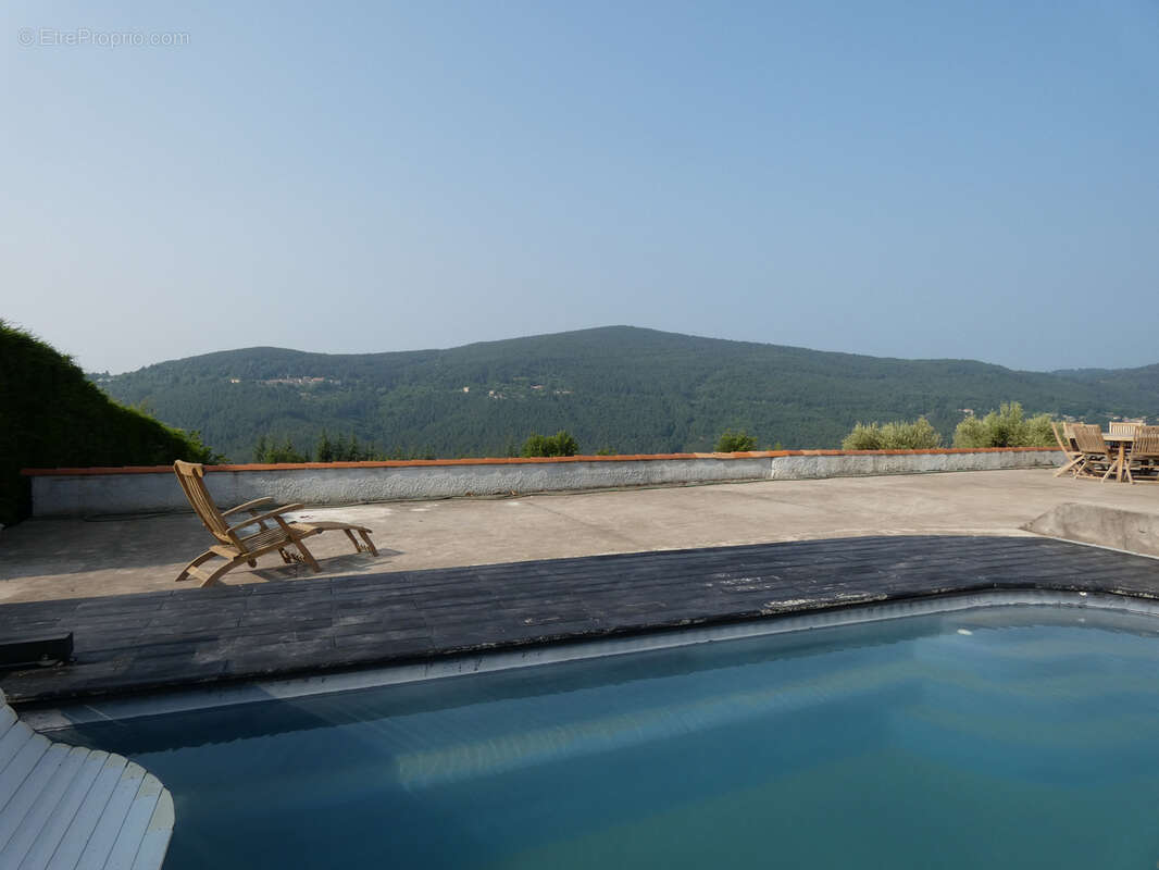 Maison à LA VERNAREDE