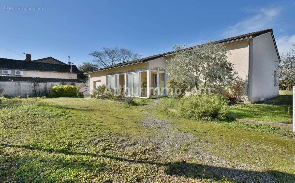 Maison à SAINT-SULPICE