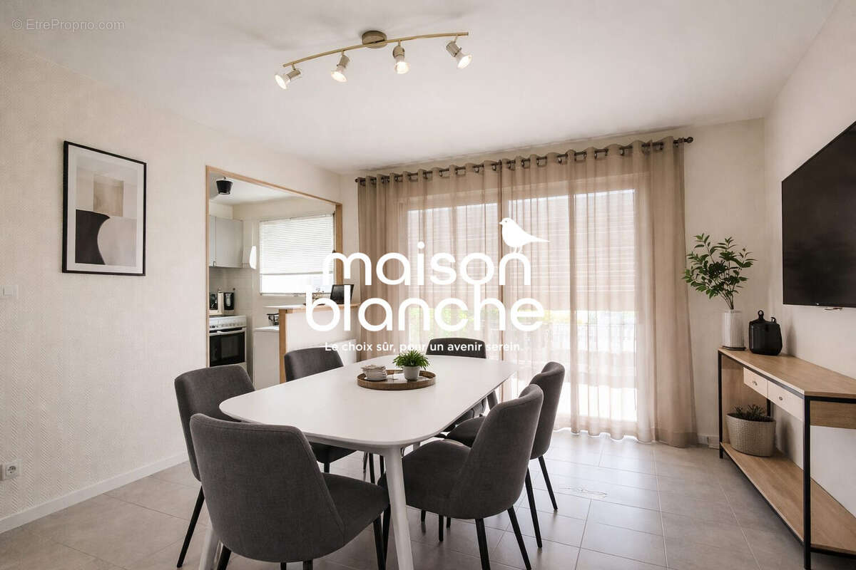 SALON SEJOUR IA - Appartement à LA ROCHELLE