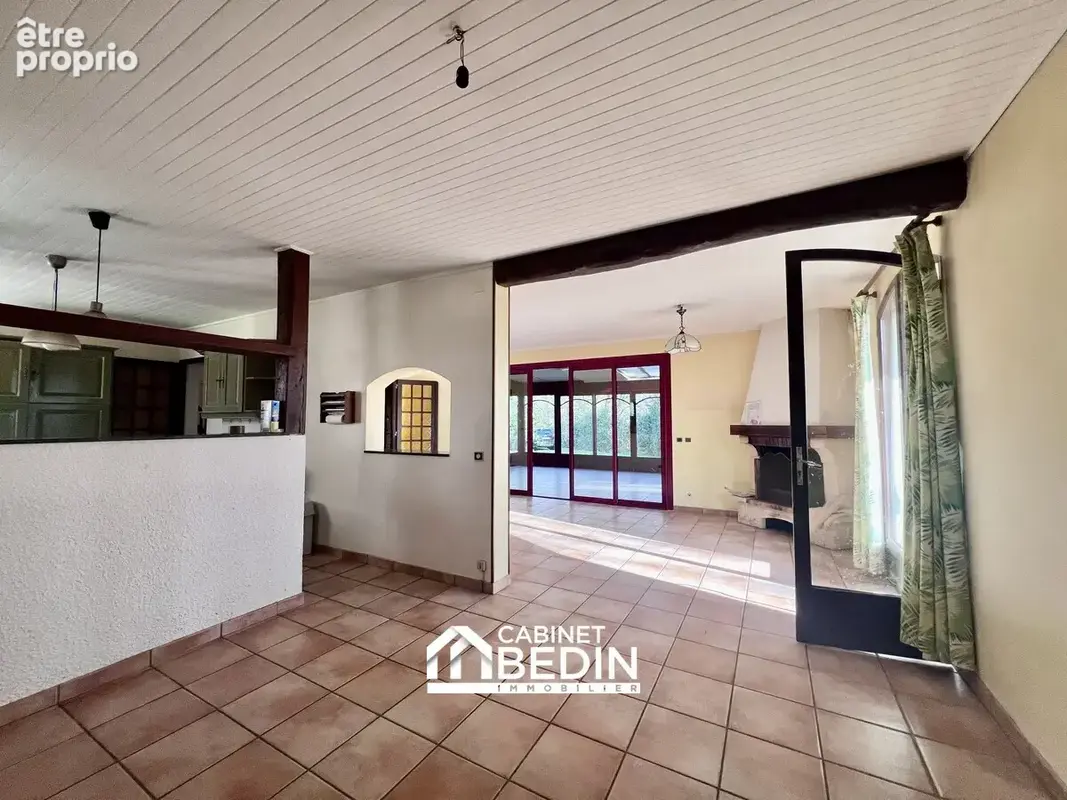 Maison 9 pièces 226 m² à vendre à Saint-Loubes (33450) - photo 2
