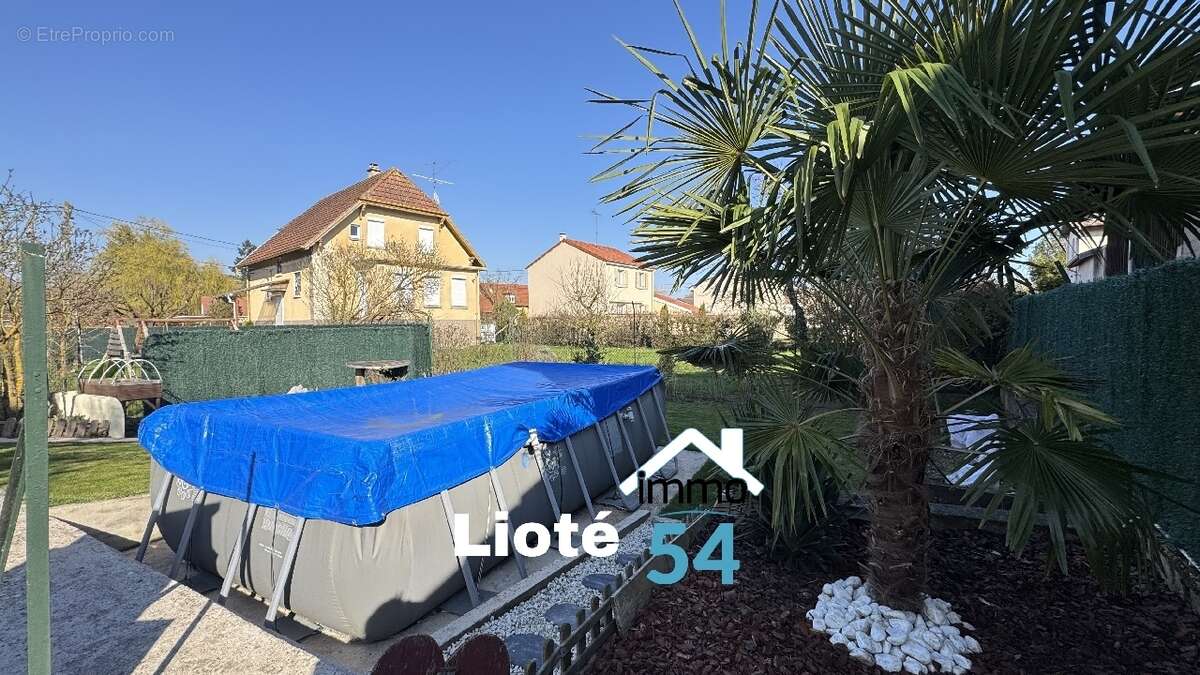 Maison à ROSIERES-AUX-SALINES