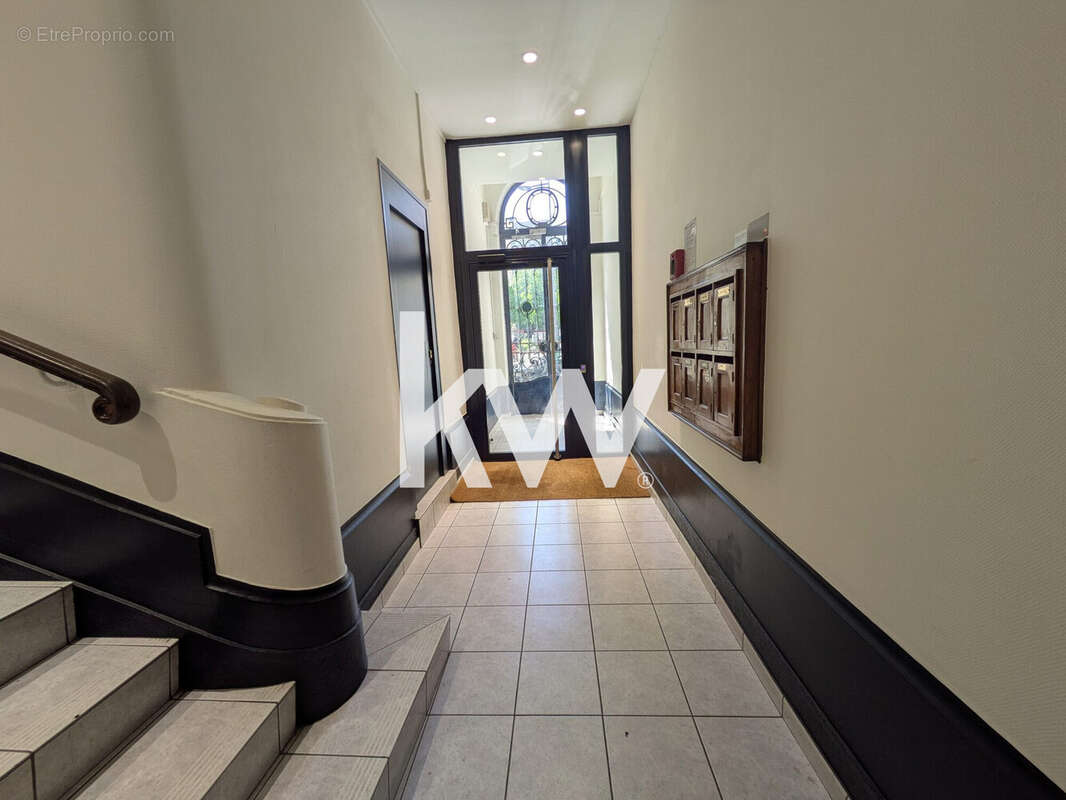 Appartement 74 m² à Saint-Etienne  - photo 2