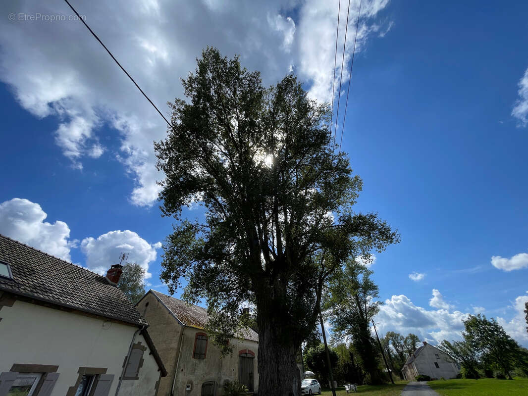 Maison à SAINT-MARCEL-EN-MARCILLAT