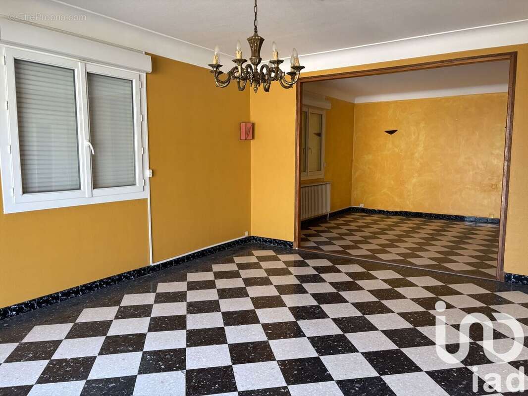 Photo 2 - Maison à SORGUES