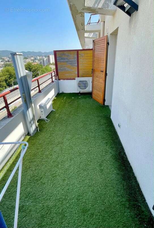 A vendre type 3 66 m2 dernier etage marseille 13013 - photo 5