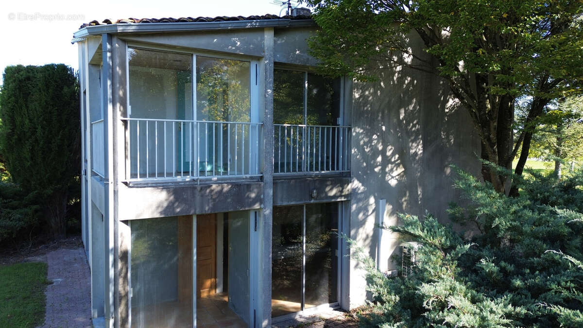 Maison à BRIE-SOUS-ARCHIAC