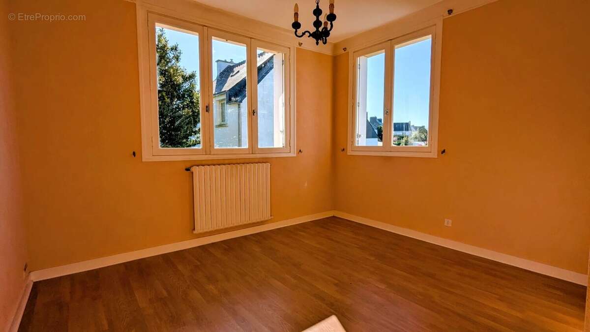 Maison à PLONEVEZ-PORZAY