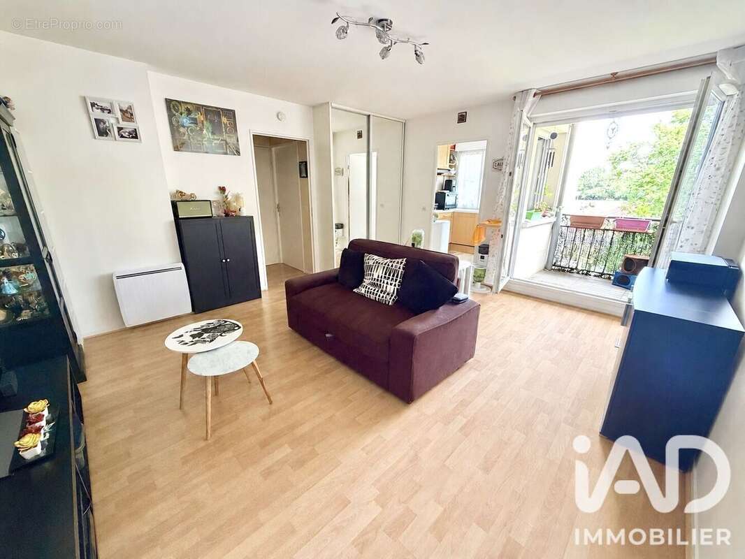 Photo 2 - Appartement à BUSSY-SAINT-GEORGES