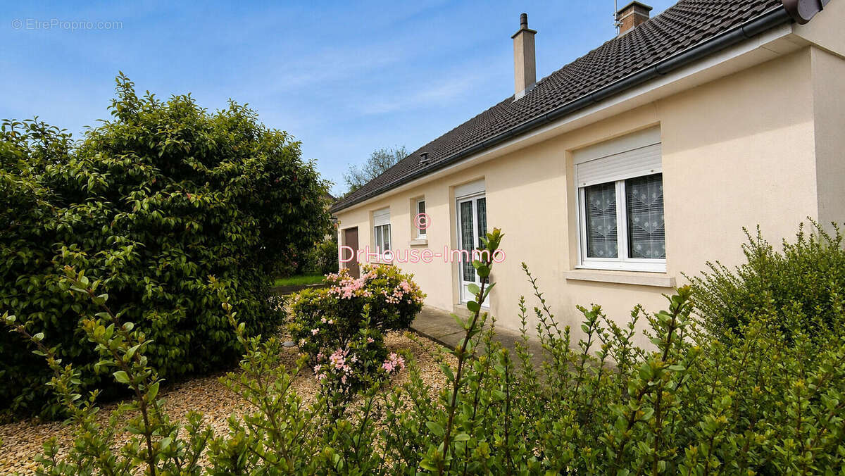 Maison à SAINT-JEAN-DES-CHAMPS