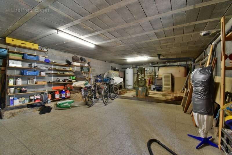 Maison à ENTREPIERRES