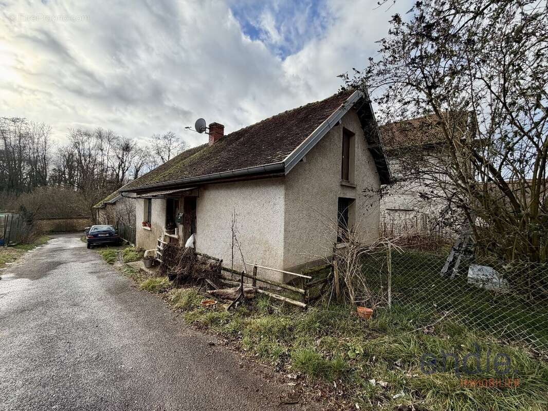 Maison à NOIRON-SUR-BEZE