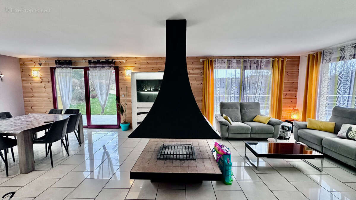 Maison à VILLARS-SOUS-ECOT