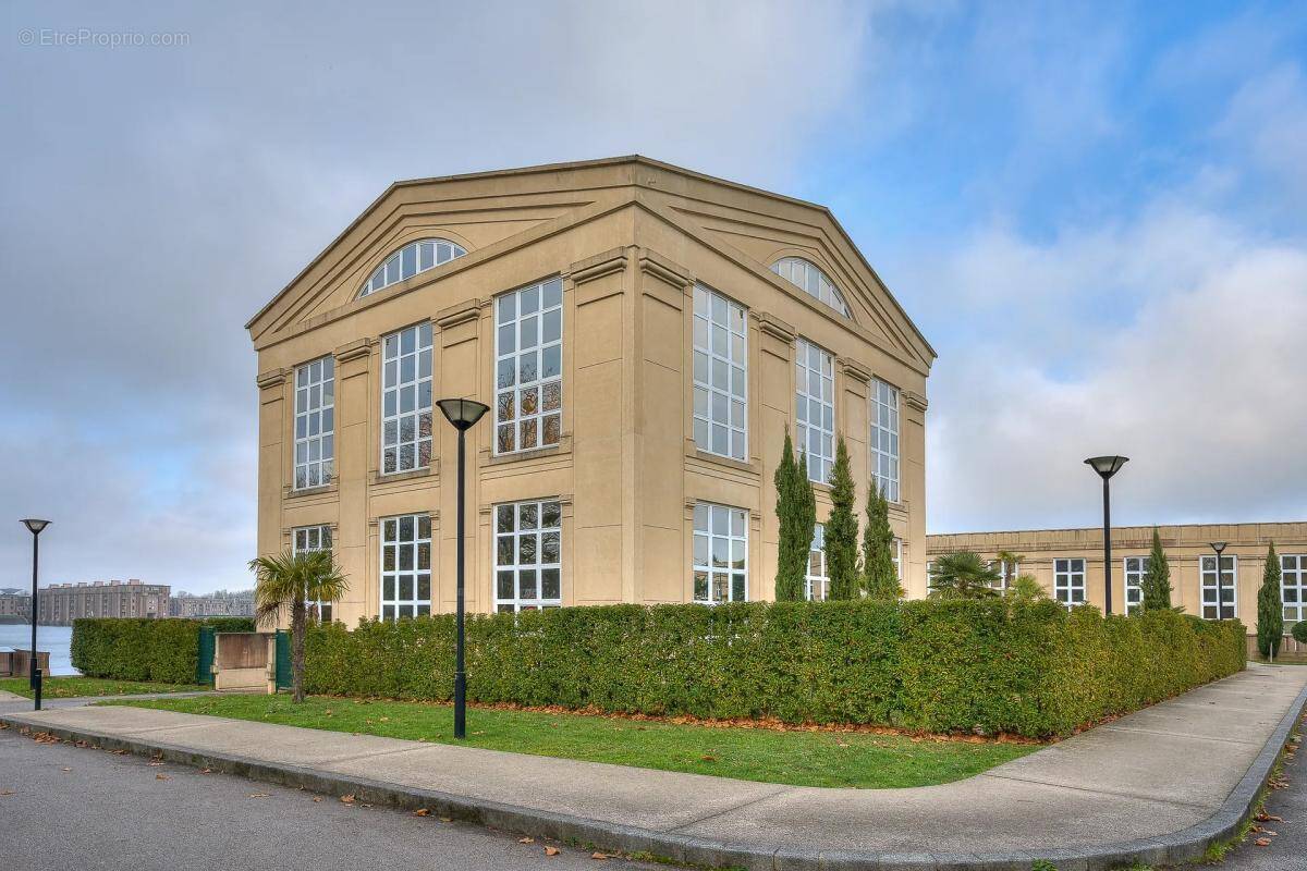 Appartement à VOISINS-LE-BRETONNEUX